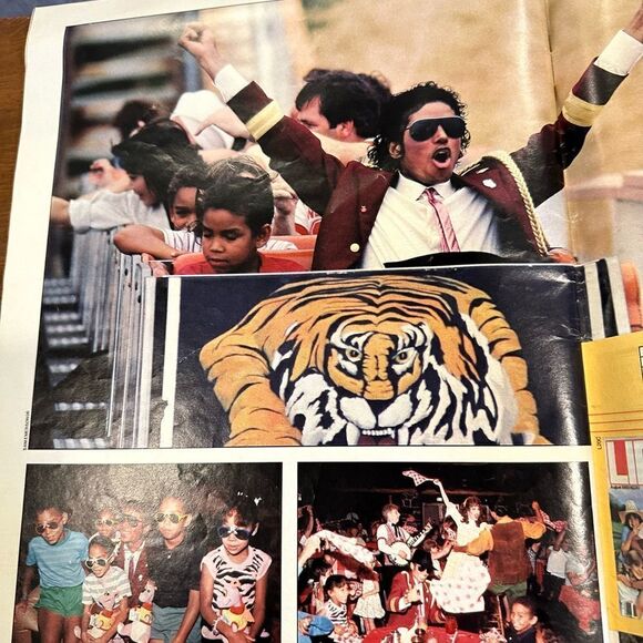MICHAEL JACKSON On Stage And Off LIFE Magazine September 1984 fair condition, - Picture 5 of 13